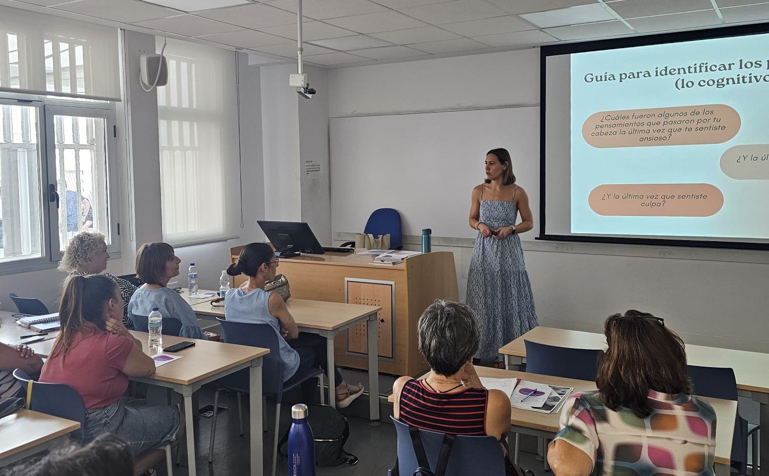 La Universidad de Cádiz impulsa la salud mental con formación especializada para su personal